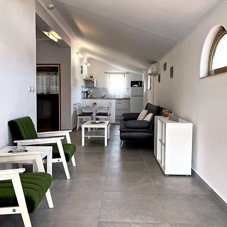 Lero Apartment Banjol Екстериор снимка
