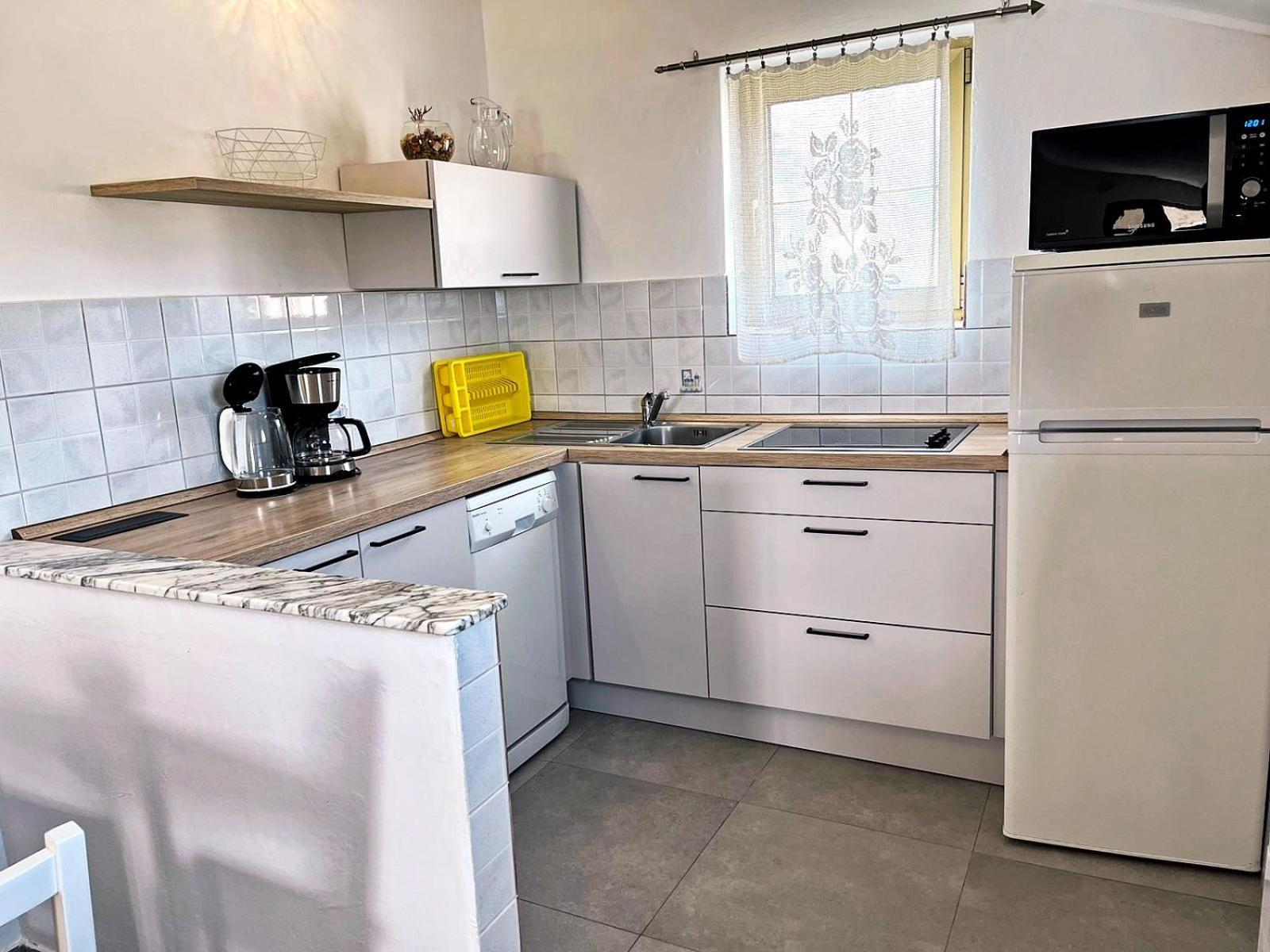 Lero Apartment Banjol Екстериор снимка