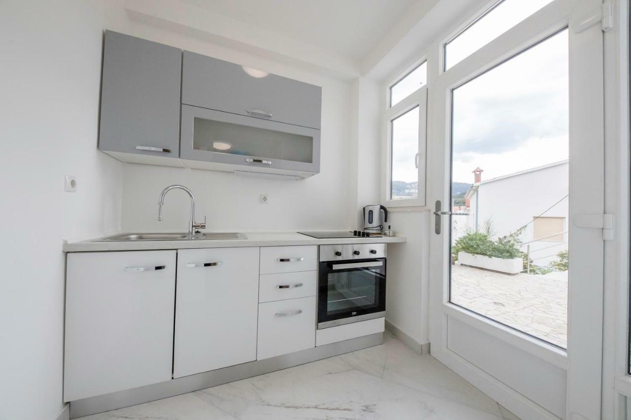 Lero Apartment Banjol Екстериор снимка