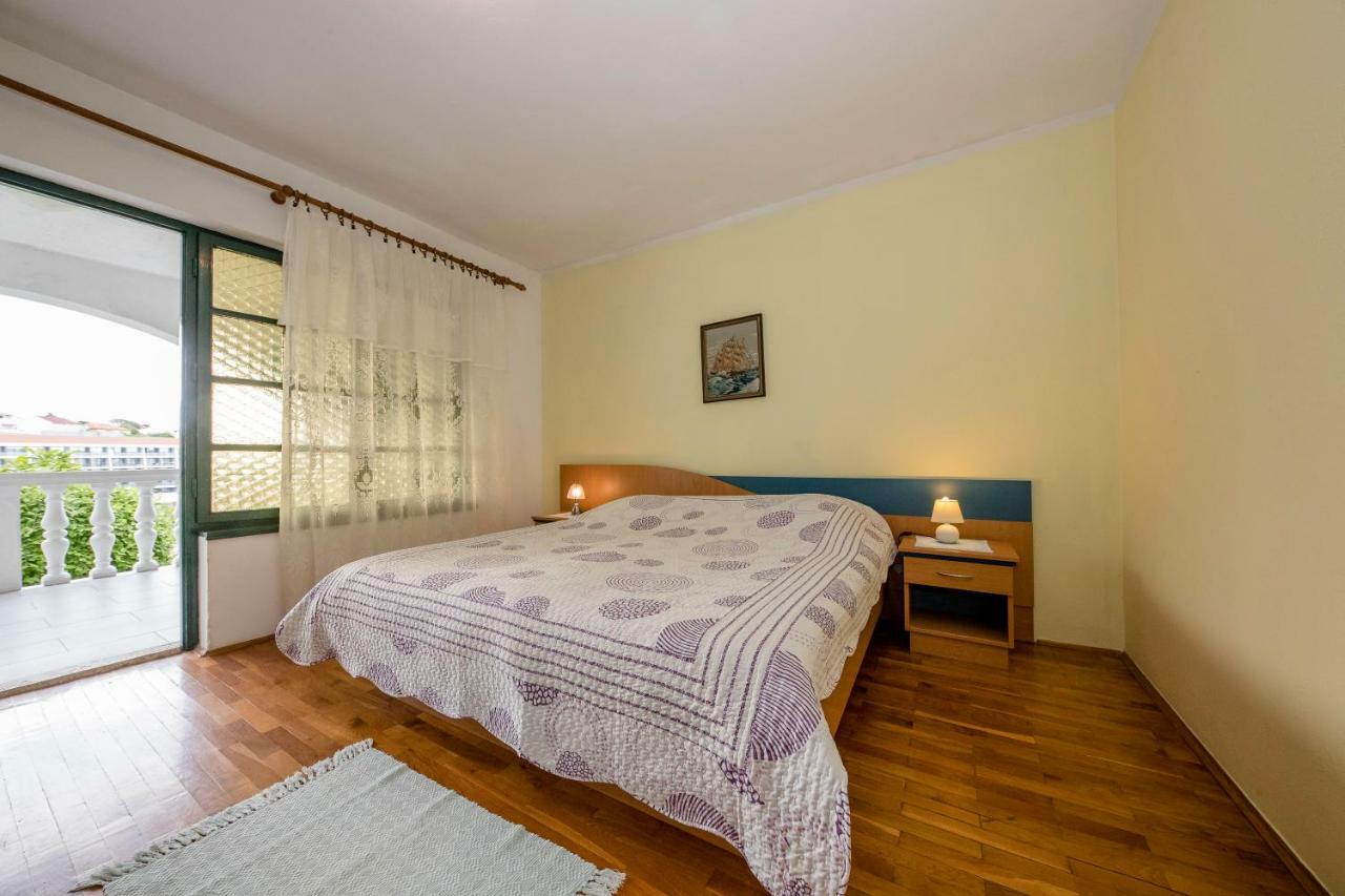 Lero Apartment Banjol Екстериор снимка
